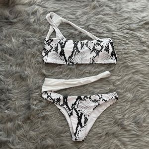 SHEIN Strapped Snake Print Bikini